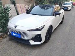 2022 Changan UNI-V 1.5T Premium, белый — фото 1