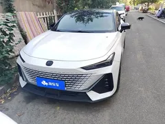 2022 Changan UNI-V 1.5T Premium, белый — фото 2