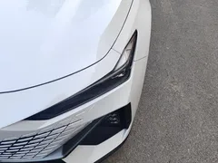 2022 Changan UNI-V 1.5T Premium, белый — фото 5