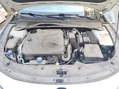 2022 Changan UNI-V 1.5T Premium, белый — фото 10