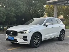 2023 Volvo XC60 4WD Luxury, белый — фото 1