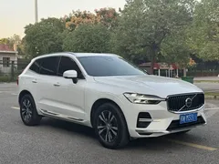 2023 Volvo XC60 4WD Luxury, белый — фото 3