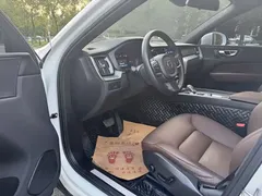 2023 Volvo XC60 4WD Luxury, белый — фото 6