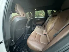 2023 Volvo XC60 4WD Luxury, белый — фото 9