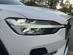 2023 Volvo XC60 4WD Luxury, белый — фото 12