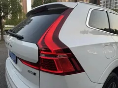 2023 Volvo XC60 4WD Luxury, белый — фото 18