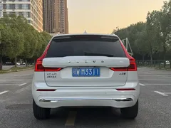 2023 Volvo XC60 4WD Luxury, белый — фото 21