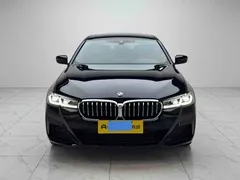 2023 BMW 5 Series 530Li Leading M Sport Package, чёрный — фото 2