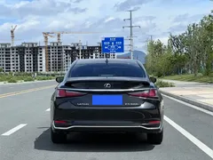 2022 Lexus ES 300h Excellence, чёрный — фото 4