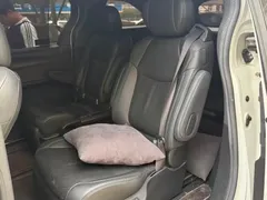 2021 Toyota Sienna 2.5L Hybrid Platinum, белый — фото 5