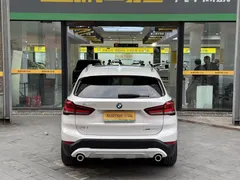 2022 BMW X1 Premium, белый — фото 5