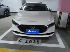 2021 Mazda 3 2.0L AT, белый — фото 2
