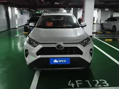 2022 Toyota RAV4 2.0L CVT 2WD Fashion, белый — фото 2
