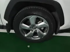 2022 Toyota RAV4 2.0L CVT 2WD Fashion, белый — фото 6