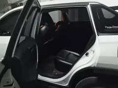2022 Toyota RAV4 2.0L CVT 2WD Fashion, белый — фото 11