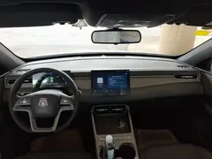 2025 BYD Qin PLUS DM-i PHEV Smart Driving 128km Advance, белый — фото 10