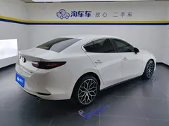 2022 Mazda 3 2.0L AT, белый — фото 3