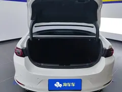 2022 Mazda 3 2.0L AT, белый — фото 4