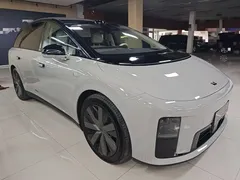 2025 Li Auto i8 Standard — фото 4