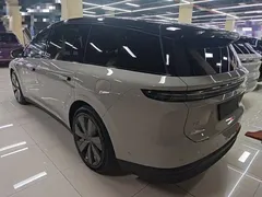 2025 Li Auto i8 Standard — фото 5