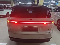 2025 Li Auto i8 Standard — фото 6