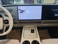 2025 Li Auto i8 Standard — фото 13