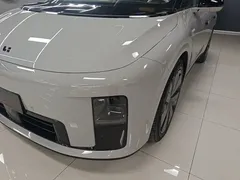 2025 Li Auto i8 Standard — фото 24