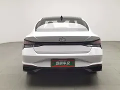 2022 Hyundai Elantra 1.5L CVT LUX Premium, белый — фото 4