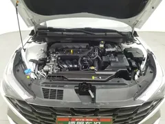 2022 Hyundai Elantra 1.5L CVT LUX Premium, белый — фото 6