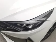 2022 Hyundai Elantra 1.5L CVT LUX Premium, белый — фото 7