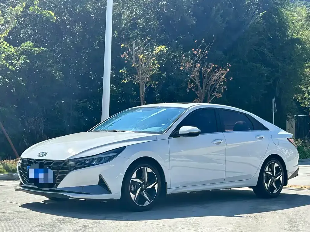 2021 Hyundai Elantra 1.5L CVT LUX Premium