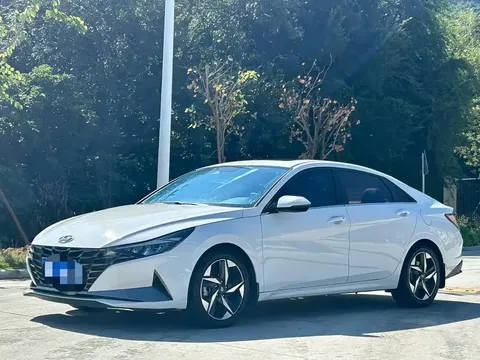 2021 Hyundai Elantra 1.5L CVT LUX Premium