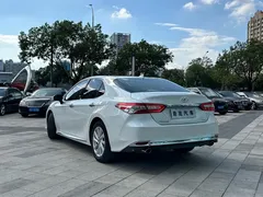 2023 Toyota Camry 2.0G Luxury, белый — фото 6