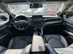 2023 Toyota Camry 2.0G Luxury, белый — фото 14
