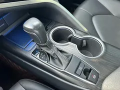 2023 Toyota Camry 2.0G Luxury, белый — фото 23
