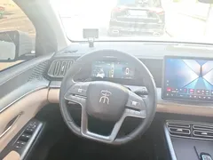 2025 BYD Song Pro 2nd Gen Smart Driving DM-i PHEV 75km Leading, белый — фото 15