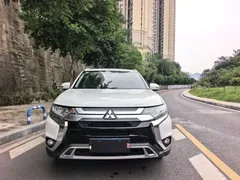 2020 Mitsubishi Outlander 2.0L 2WD 5-seat, белый — фото 2