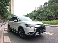2020 Mitsubishi Outlander 2.0L 2WD 5-seat, белый — фото 3