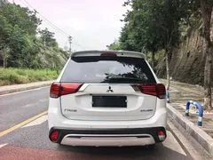 2020 Mitsubishi Outlander 2.0L 2WD 5-seat, белый — фото 6