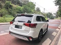 2020 Mitsubishi Outlander 2.0L 2WD 5-seat, белый — фото 7