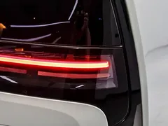 2025 Li Auto MEGA Ultra Smart Refresh, белый — фото 29