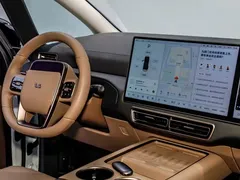 2025 Li Auto MEGA Ultra Smart Refresh, белый — фото 33