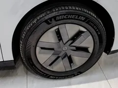 2025 Li Auto MEGA Ultra Smart Refresh, белый — фото 35