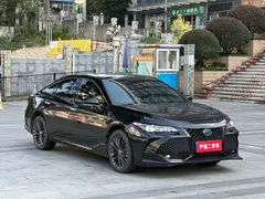 2019 Toyota Avalon Hybrid 2.5L Luxury, чёрный — фото 3