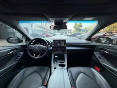 2019 Toyota Avalon Hybrid 2.5L Luxury, чёрный — фото 4