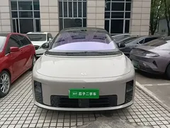 2025 Li Auto i8 Standard — фото 3