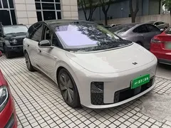 2025 Li Auto i8 Standard — фото 4