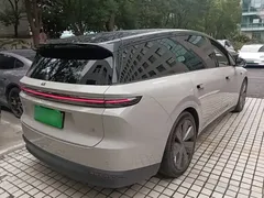 2025 Li Auto i8 Standard — фото 7