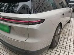 2025 Li Auto i8 Standard — фото 8