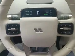 2025 Li Auto i8 Standard — фото 11